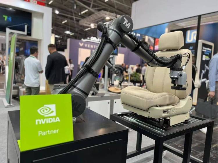 十年深耕!达明机器人德国Automatica 2025 全景展示三大AI协作应用,引领智造未来。