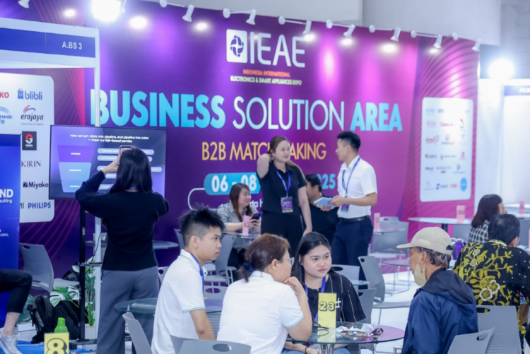 编织科技未来 | 小未科技亮相2025 IEAE 印尼电子展