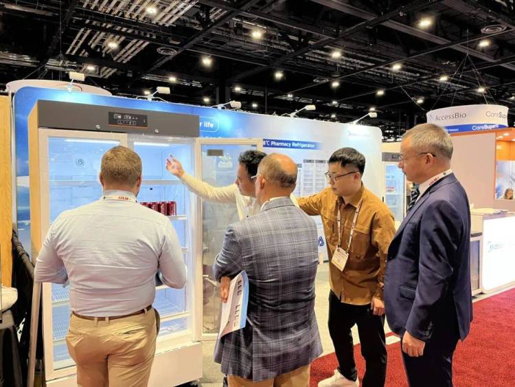 美的生物医疗亮相2025年美国ADLM展会,提供实验室场景解决新方案