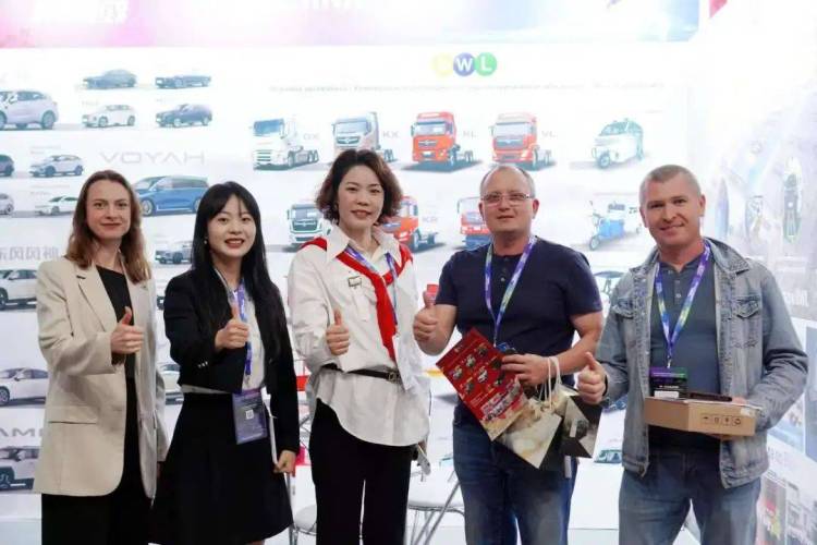 四川霸王龙国际于2025年莫斯科汽配展震撼亮相!引爆俄罗斯市场!