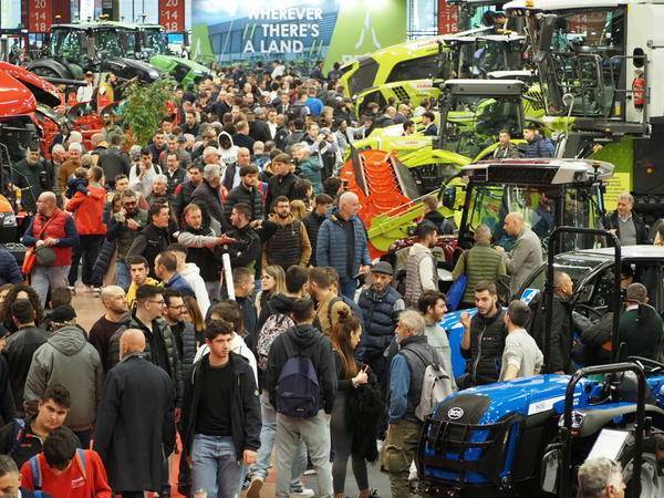 意大利博洛尼亚国际农业机械展览会EIMA 2024创纪录成功闭幕,参观人数激增