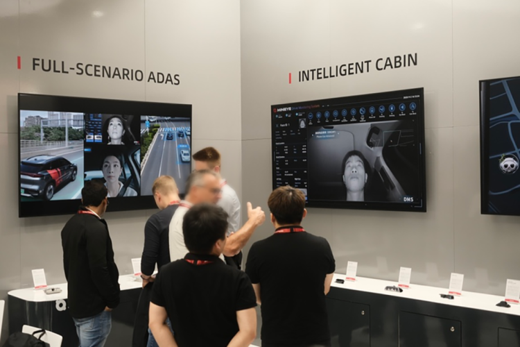 佑驾创新携座舱大模型BamBam亮相2025年慕尼黑车展,出海进程加速