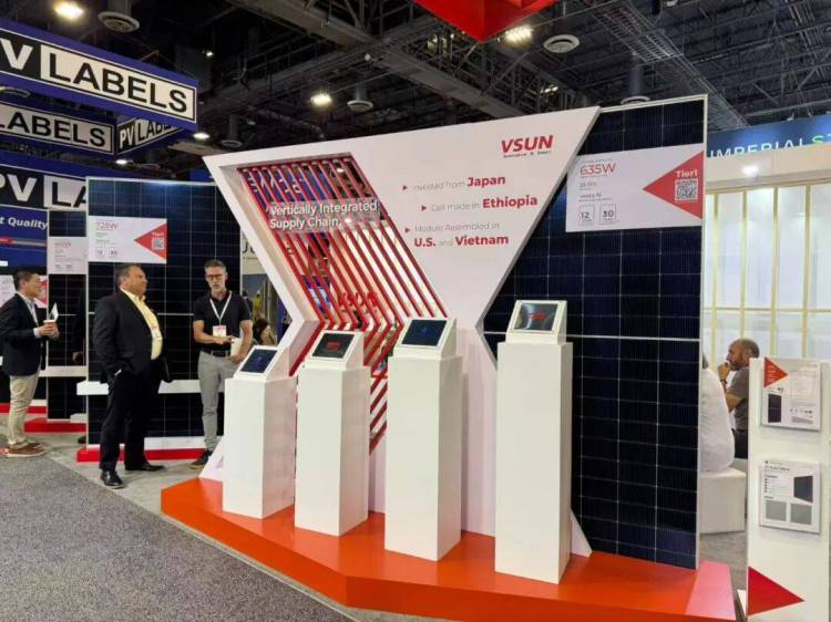 展会直击 | VSUN SOLAR首日精彩亮相北美太阳能展RE+2025