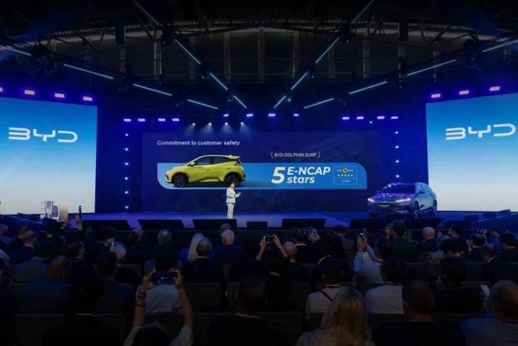 比亚迪携七款车型和核心技术亮相2025德国慕尼黑车展