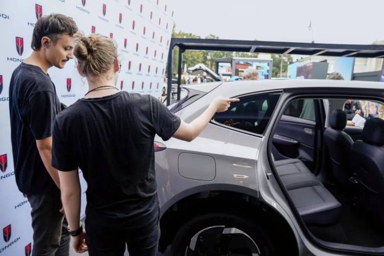 2025年慕尼黑国际车展,红旗天工06欧洲首秀即出圈,来自东方的美学暴击!