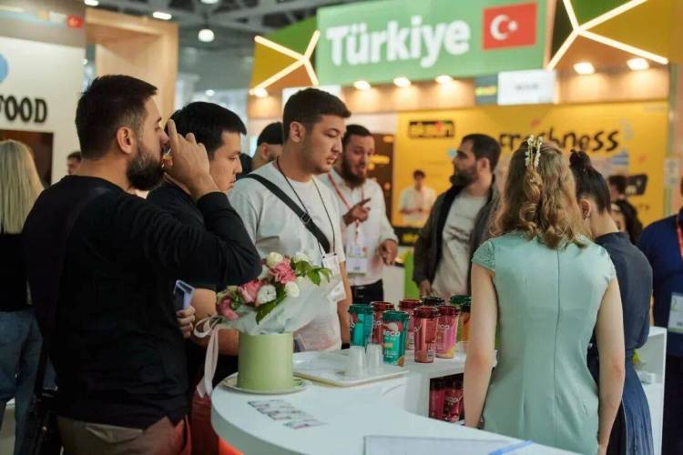 香飘飘闪耀2025年莫斯科国际食品展,创新产品加速海外市场布局!