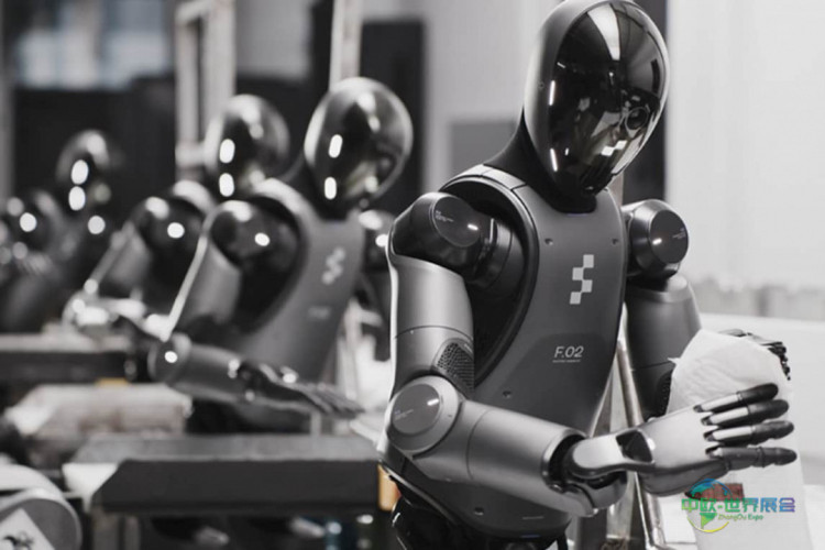 搭载AI的人形机器人走出实验室投入工作