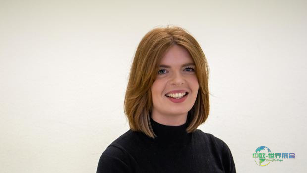 停摆与盛会同期上演