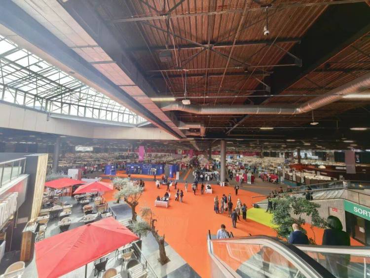 【展会】白鹭织云入巴黎,深绿纤韵绘中西——白鹭品牌亮相2025法国PV展,共织可持续时尚新未来