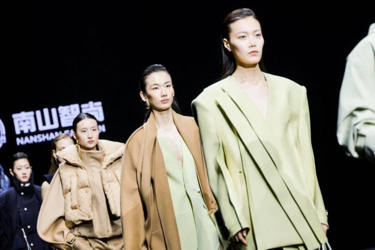 山东南山智尚科技·25秋季法国PV展启幕