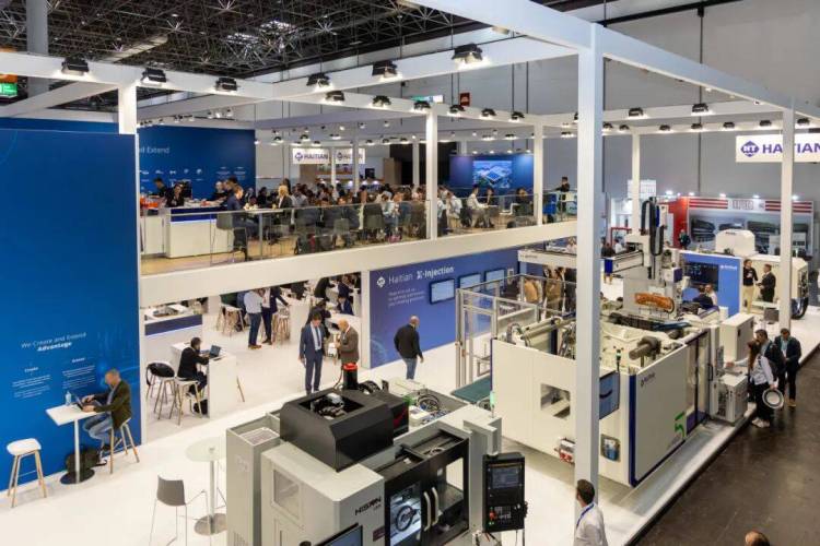 首日直击|海天国际亮相 K2025,“注塑+”整体方案引领智造跃升