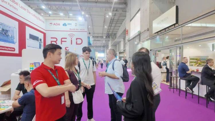 展会回顾 | 艾达设备闪耀2025欧洲标签展,创新产品引爆全场关注