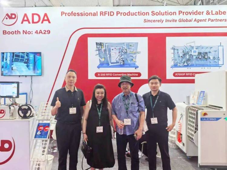 展会回顾 | 艾达设备闪耀2025欧洲标签展,创新产品引爆全场关注