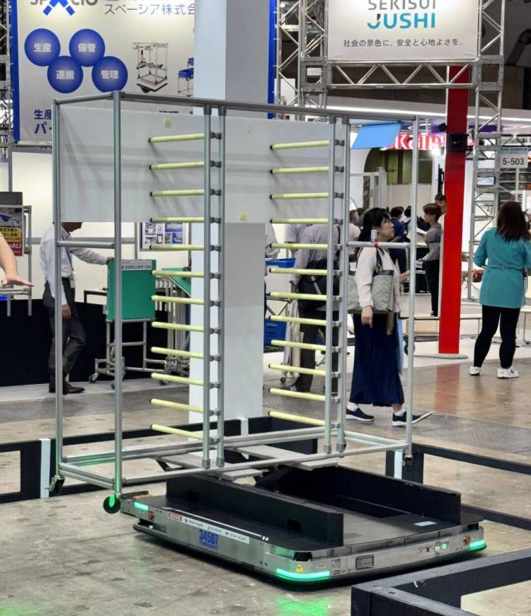 塔斯克携手软银机器人亮相 2025日本东京国际物流展