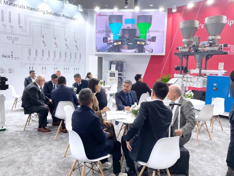 德国杜塞尔多夫国际塑料及橡胶博览会K 2025 | 联塑机器柔性高效制造,引领技术革新