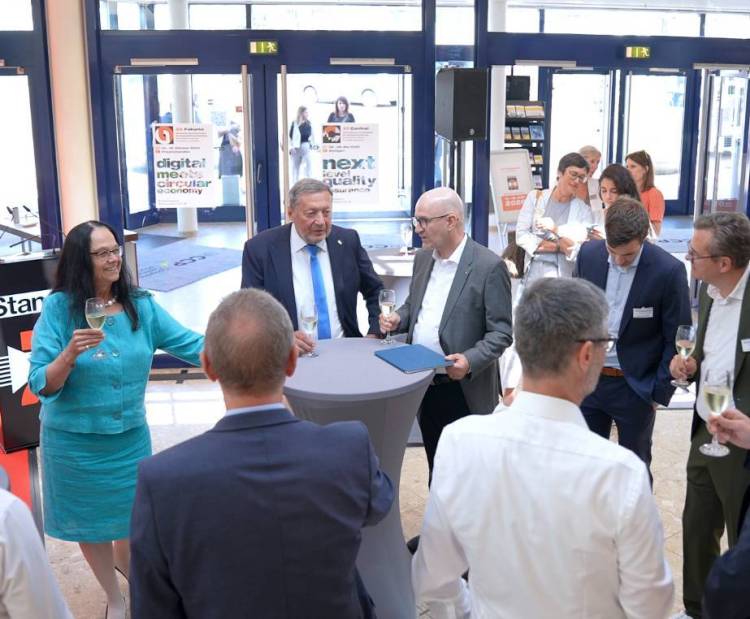 2024德国普福尔茨海姆国际冲压技术展览会 SBS-Stanzprodukte展示微型连接器