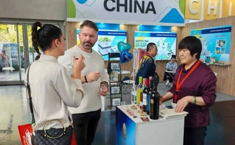 戎子酒庄闪耀2025年德国 ANUGA 国际食品及饮料展,7 款佳酿香飘莱茵河畔