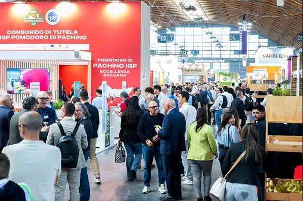 意大利里米尼国际果蔬种植技术展览会 Macfrut 2026融合农业与可再生能源