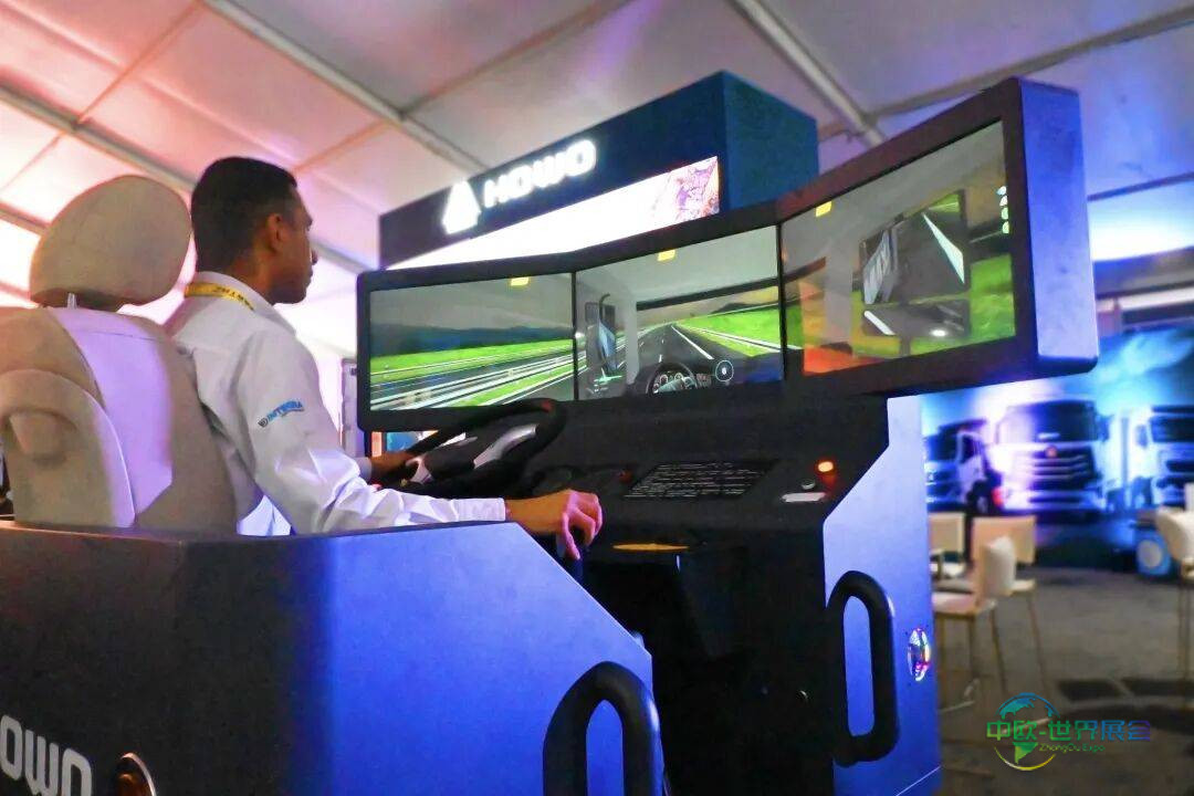 中国重汽在墨西哥国际商用车展览会(ExpoTransporte ANPACT 2025)上大放异彩