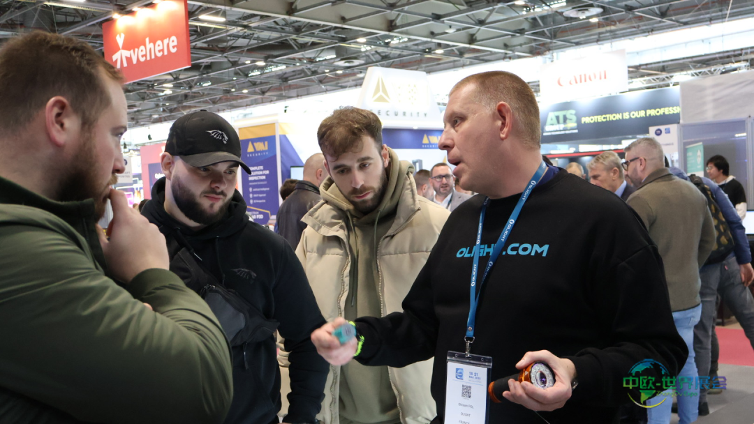 OLIGHT傲雷照明以中国「智」造照亮法国巴黎国防及军警装备展览会(Milipol Paris 2025)舞台!