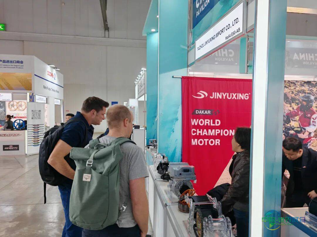 闪耀国际舞台!金宇星携格锐子品牌惊艳亮相2025年米兰国际双轮车展!