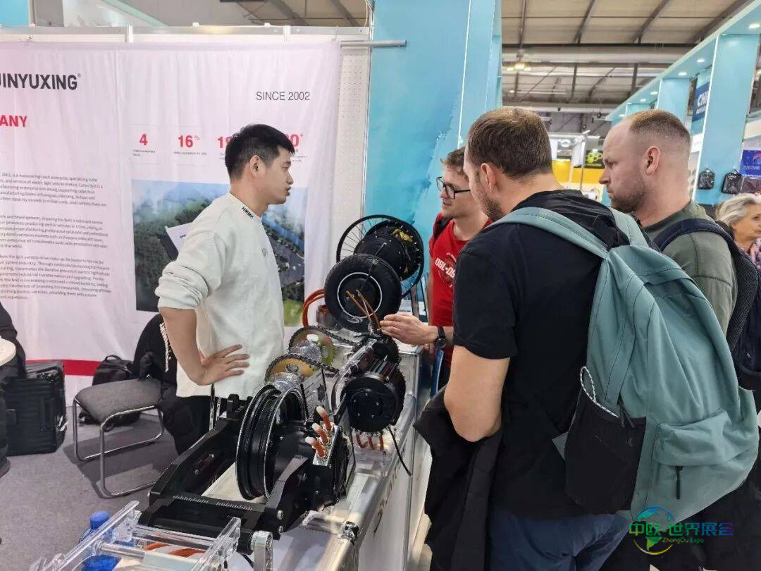 闪耀国际舞台!金宇星携格锐子品牌惊艳亮相2025年米兰国际双轮车展!