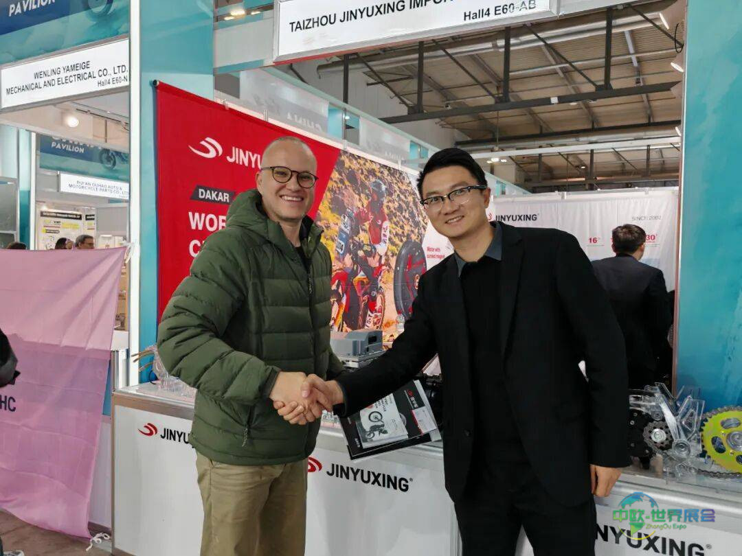 闪耀国际舞台!金宇星携格锐子品牌惊艳亮相2025年米兰国际双轮车展!