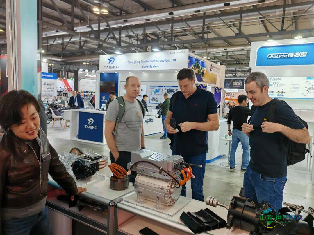 闪耀国际舞台!金宇星携格锐子品牌惊艳亮相2025年米兰国际双轮车展!