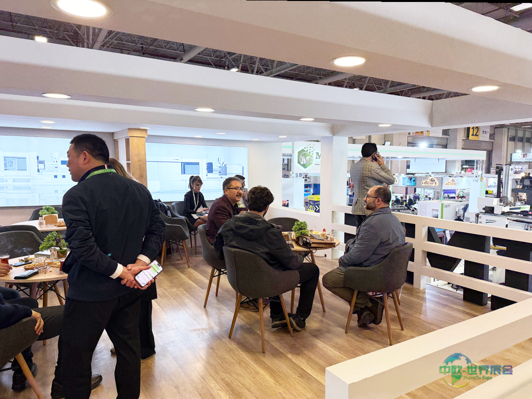 智能、节能双向赋能 | 力劲塑机携电动化、绿色节能注塑解决方案亮相2025年土耳其国际塑料工业展览会