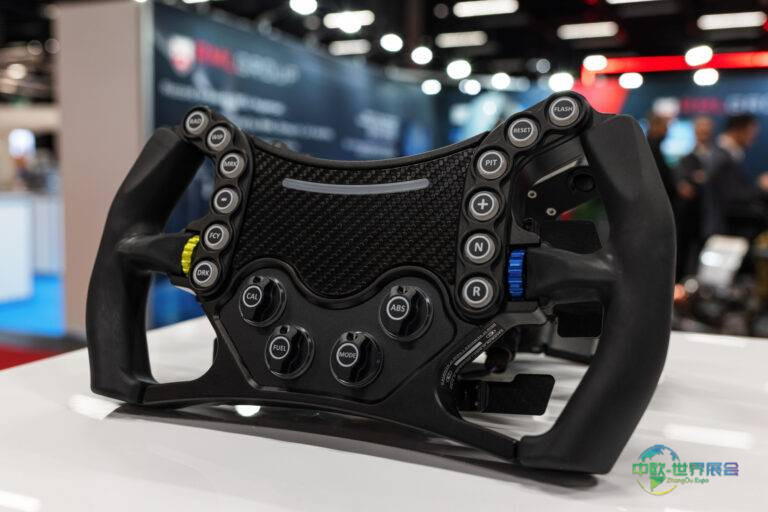 2025年德国科隆国际专业赛车世界博览会:Cosworth推出GT方向盘