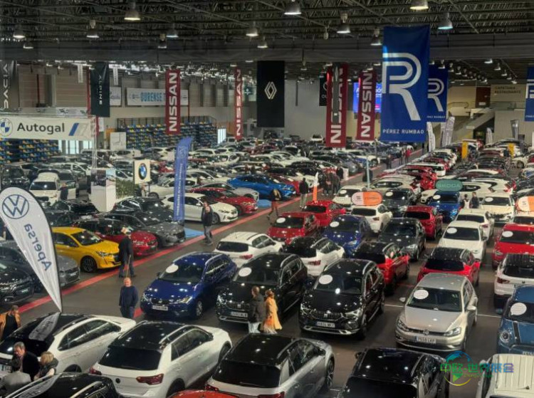 2025第十六届西班牙奥伦赛国际二手车展圆满落幕,致敬传奇人物打造汽车消费盛宴