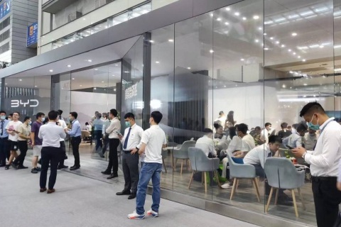 深圳国际车展展会现场图片