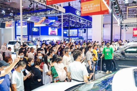 青岛国际车展展会现场图片