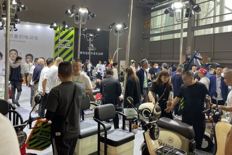 成都国际电动车及零部件展览会展会现场图片
