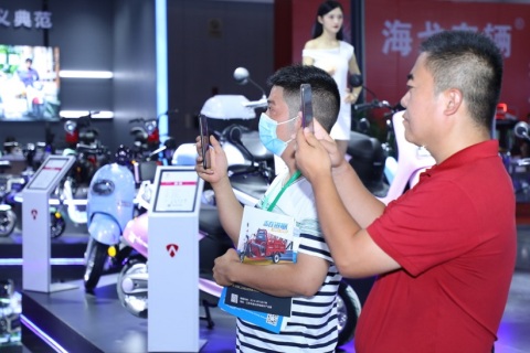 新疆国际电动车及零部件展览会展会现场图片