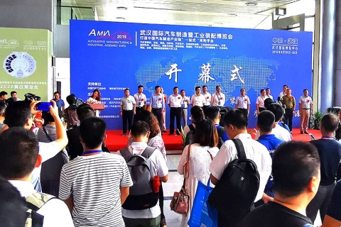 武汉国际汽车制造、汽配、汽车测试、汽车线束展览会展会现场图片