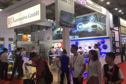 广州大湾区国际智能汽车科技博览会展会现场图片