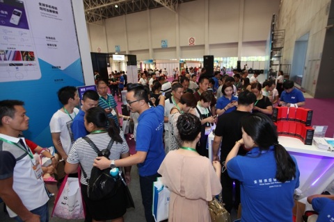 绍兴柯桥中国轻纺城窗帘布艺墙布地毯展展会现场图片