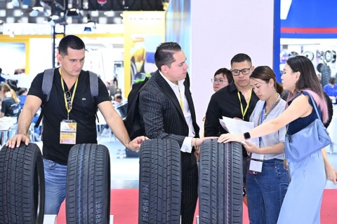 中国上海国际轮胎轮毂展览会展会现场图片