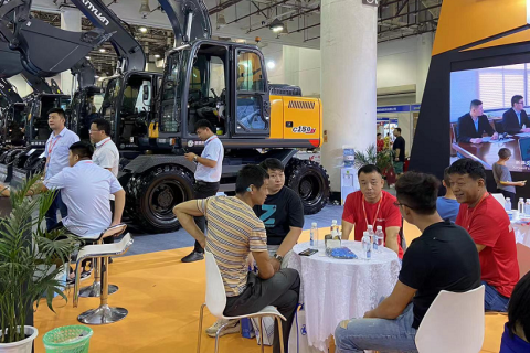 厦门国际工程机械及轮式挖掘机展展会现场图片