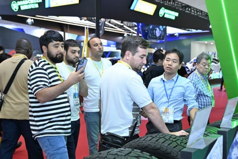 中国上海国际轮胎轮毂展览会展会现场图片