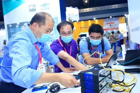 上海国际汽车测试及质量监控展览会展会现场图片