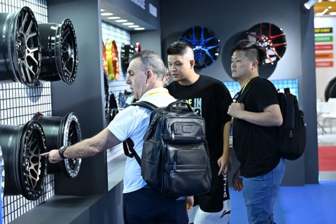 中国上海国际轮胎轮毂展览会展会现场图片