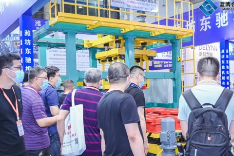 山东（潍坊）装备制造业展览会展会现场图片