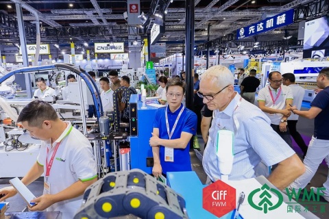 中国（上海）国际家具生产设备及木工机械展览会展会现场图片