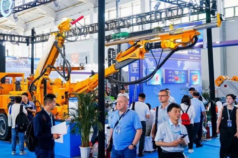 中国（泰山）国际矿业装备与技术展览会展会现场图片