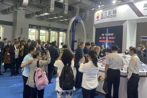 西安世界石油天然气装备博览会展会现场图片