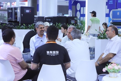 中国日用陶瓷技术装备及原辅料展览会展会现场图片