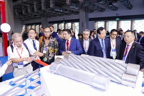 西安世界石油天然气装备博览会展会现场图片