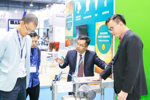 中国（上海）国际粉体、散料、流体加工展览会展会现场图片